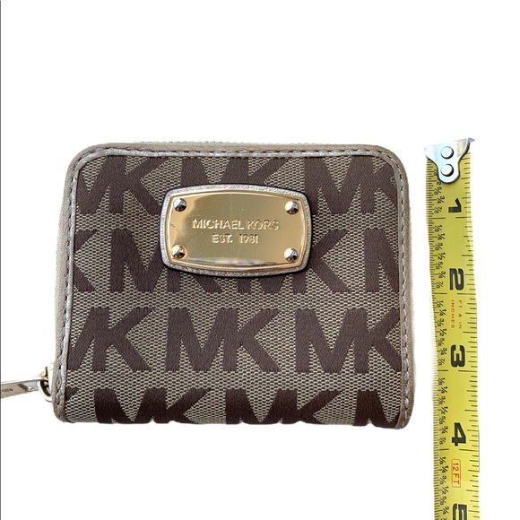 Michael Kors • Gold and Tan MK Wallet - Picture 15 of 16